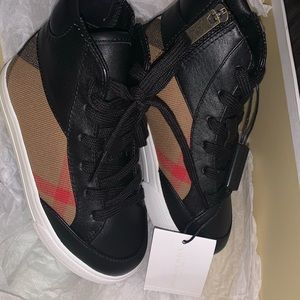 NWT BURBERRY SNEAKERS for toddlers ‼️‼️‼️